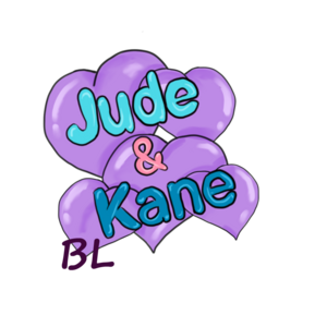 Jude and Kane in Christmas decorations