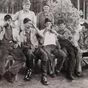 S' Hutzaweible klopft ah